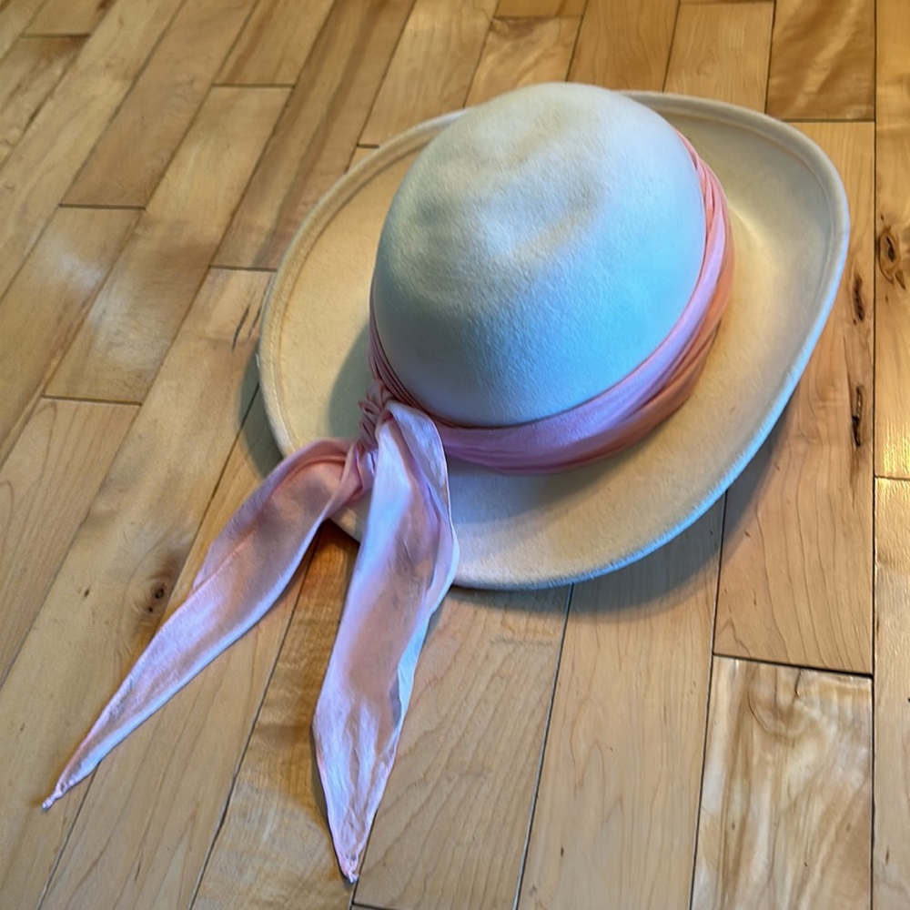 Super Cute Vintage Wool Hat - Picture 2 of 8